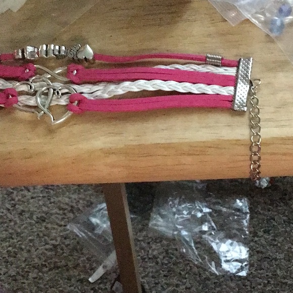 PINK Bracelet, NWOT, DOUBLE Hearts, INFINITY SIGN & more double hearts - Picture 5 of 5